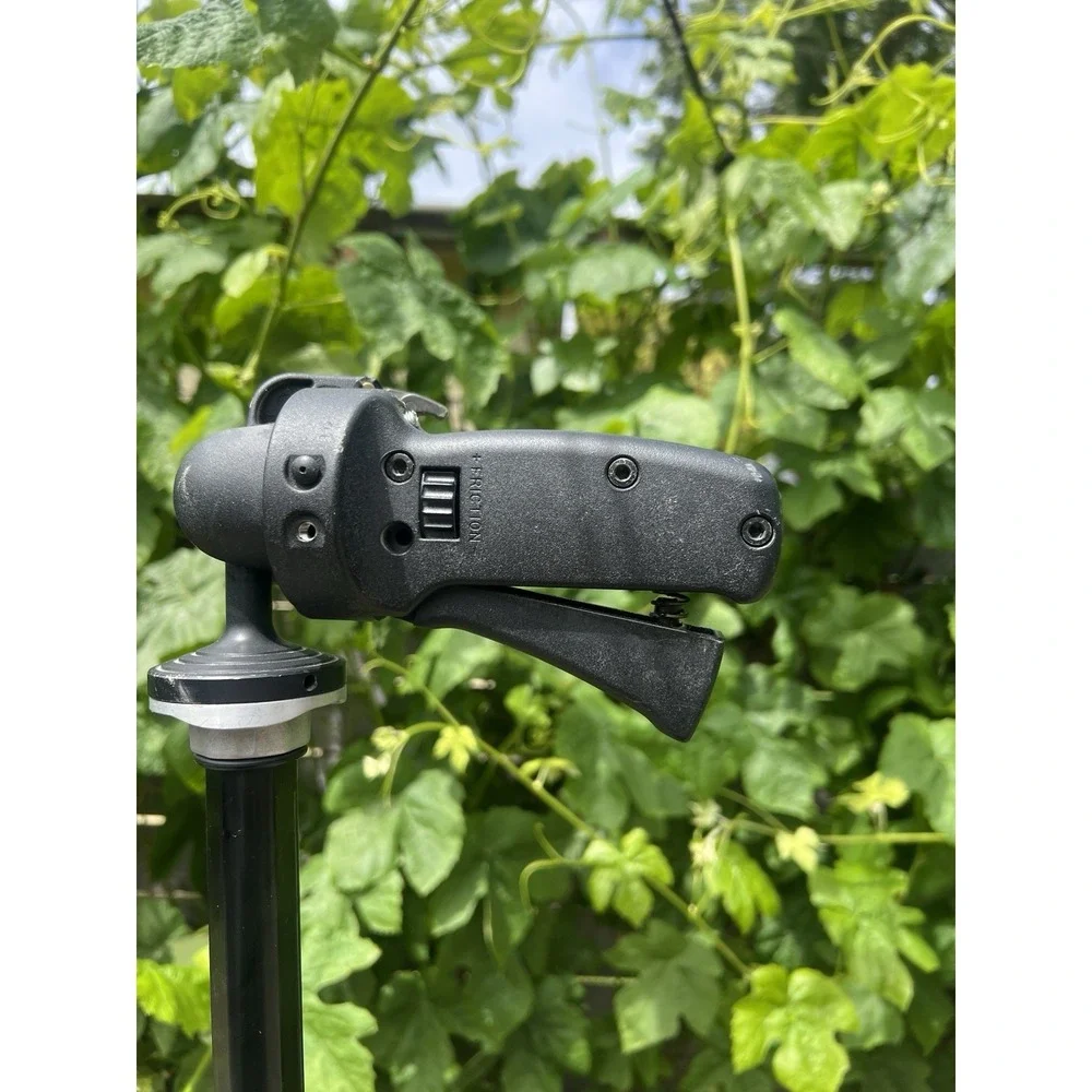 Manfrotto 3021BPRO 3021 BN Pro Tripod Aluminum Legs w/ 322RC2 Friction Head